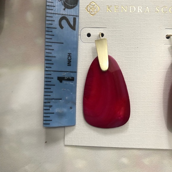 SALE! Kendra Scott Marty Red Mother Pearl Earrings - Picture 5 of 5